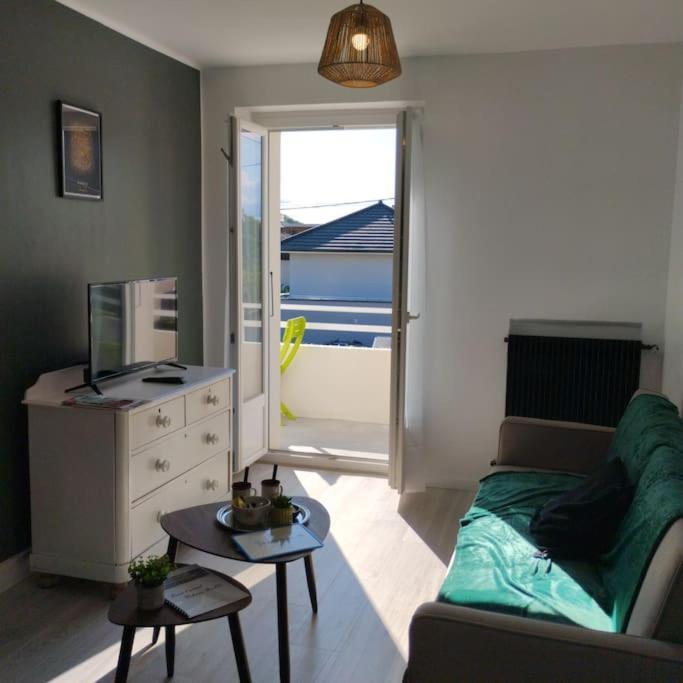 Appartement Verdoyant Au Bord Du Lac Leman Entre Evian Et Thonon Dans Une Villa Publier Exterior photo
